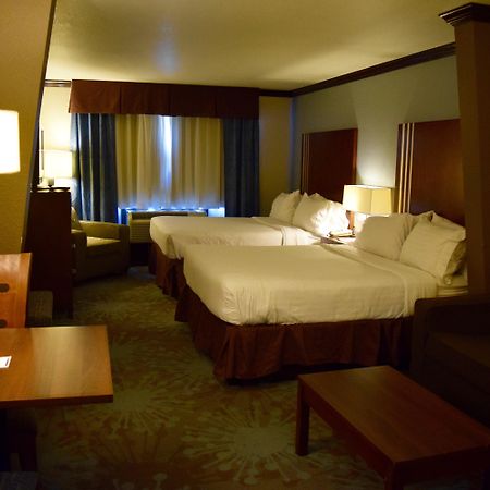 Holiday Inn Express & Suites San Antonio Nw Near Seaworld By Ihg Eksteriør billede
