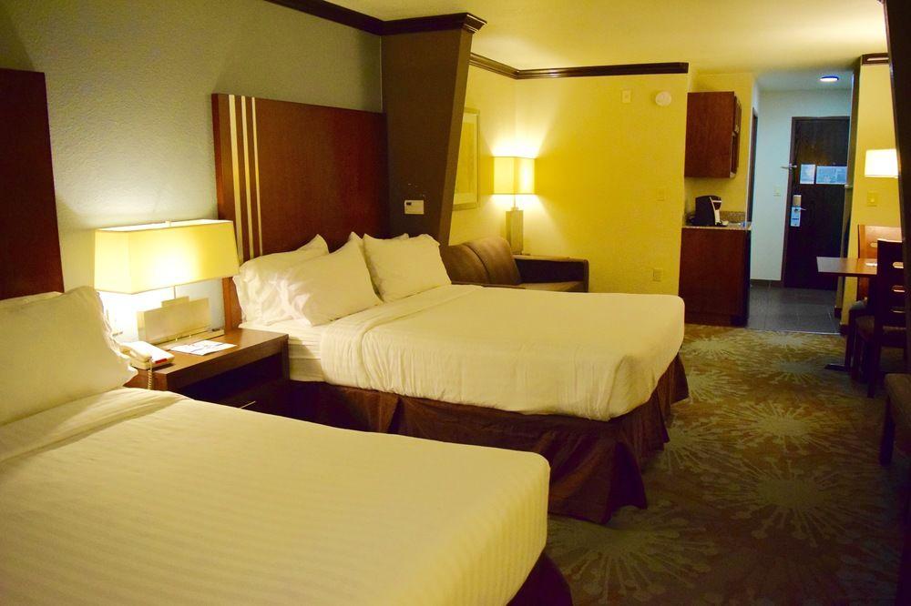 Holiday Inn Express & Suites San Antonio Nw Near Seaworld By Ihg Eksteriør billede