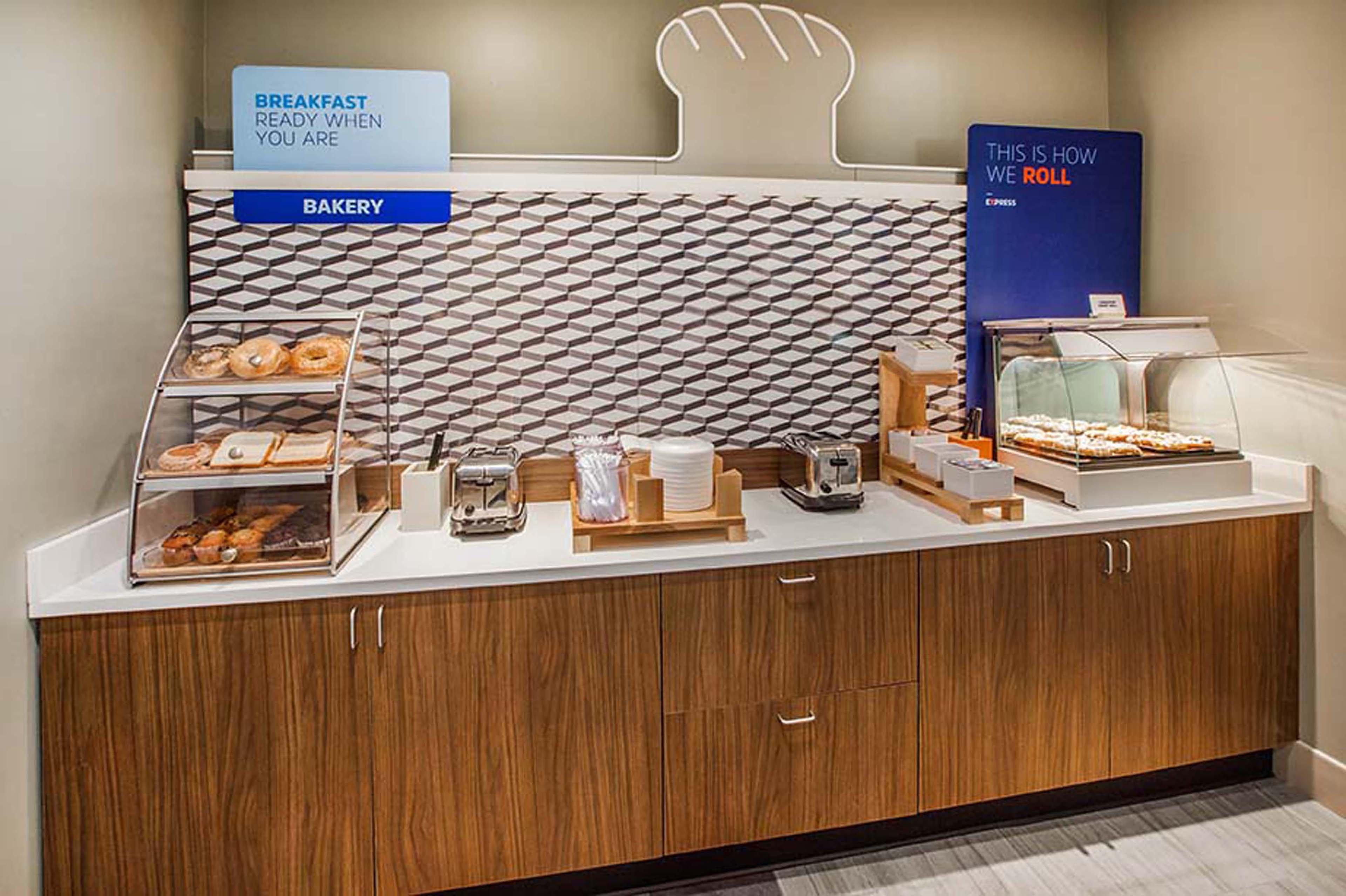 Holiday Inn Express & Suites San Antonio Nw Near Seaworld By Ihg Eksteriør billede